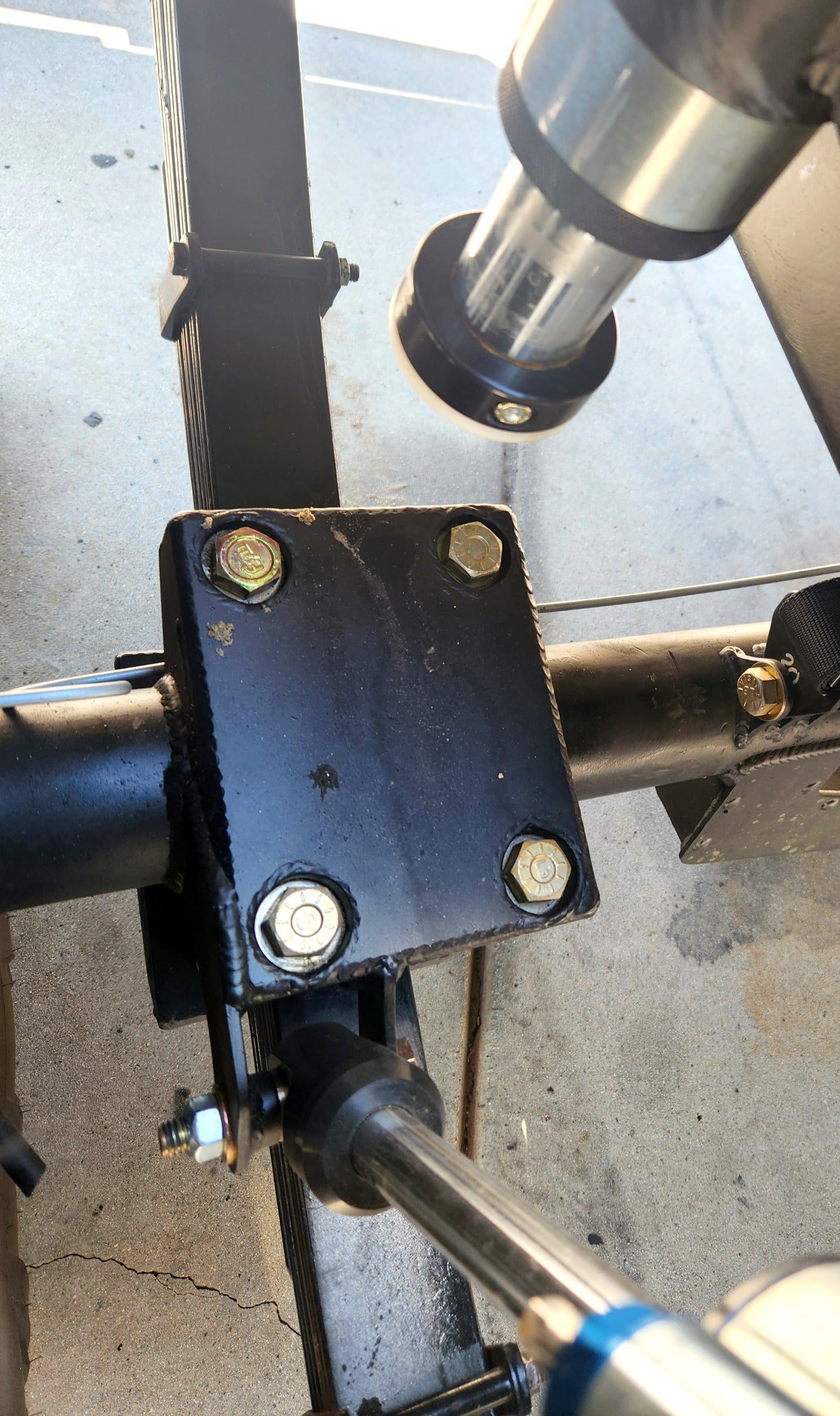 Leaf Under U-Bolt Delete image 1